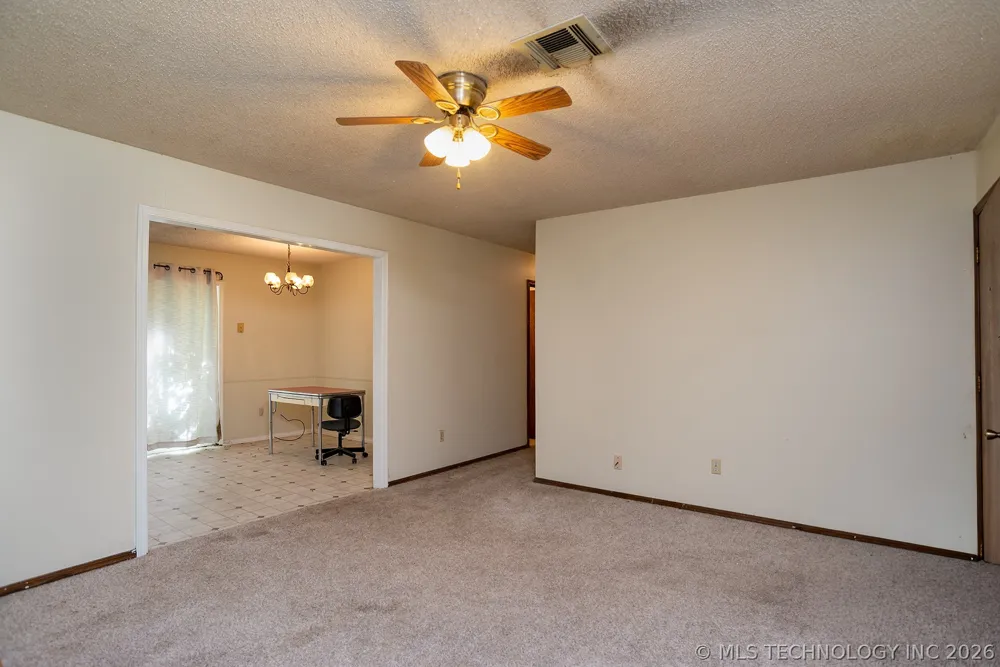 104 NE 7th Perkins, OK 74059