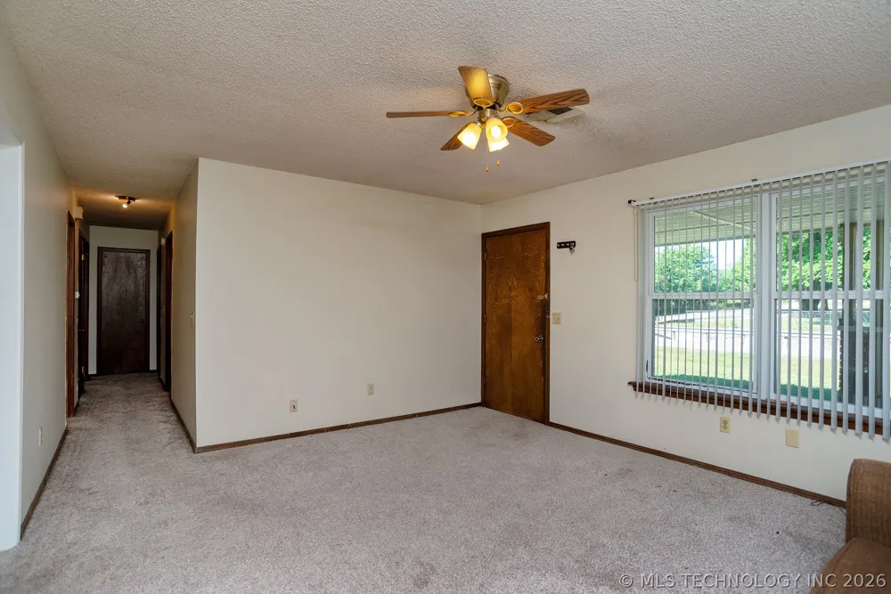104 NE 7th Perkins, OK 74059