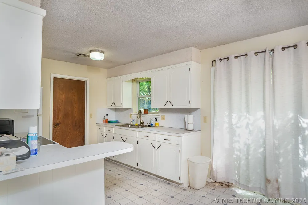 104 NE 7th Perkins, OK 74059
