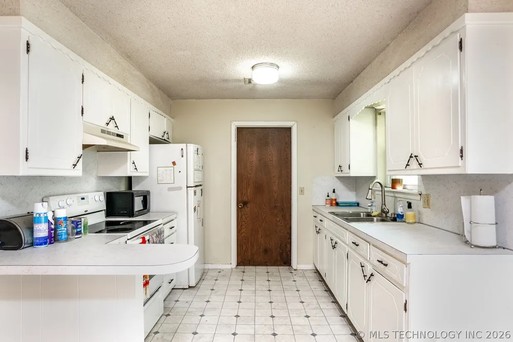 104 NE 7th Perkins, OK 74059