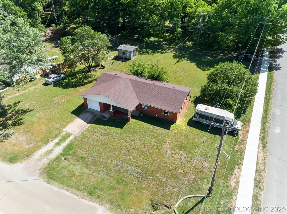 104 NE 7th Perkins, OK 74059