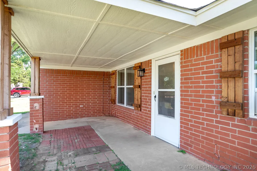 104 NE 7th Perkins, OK 74059