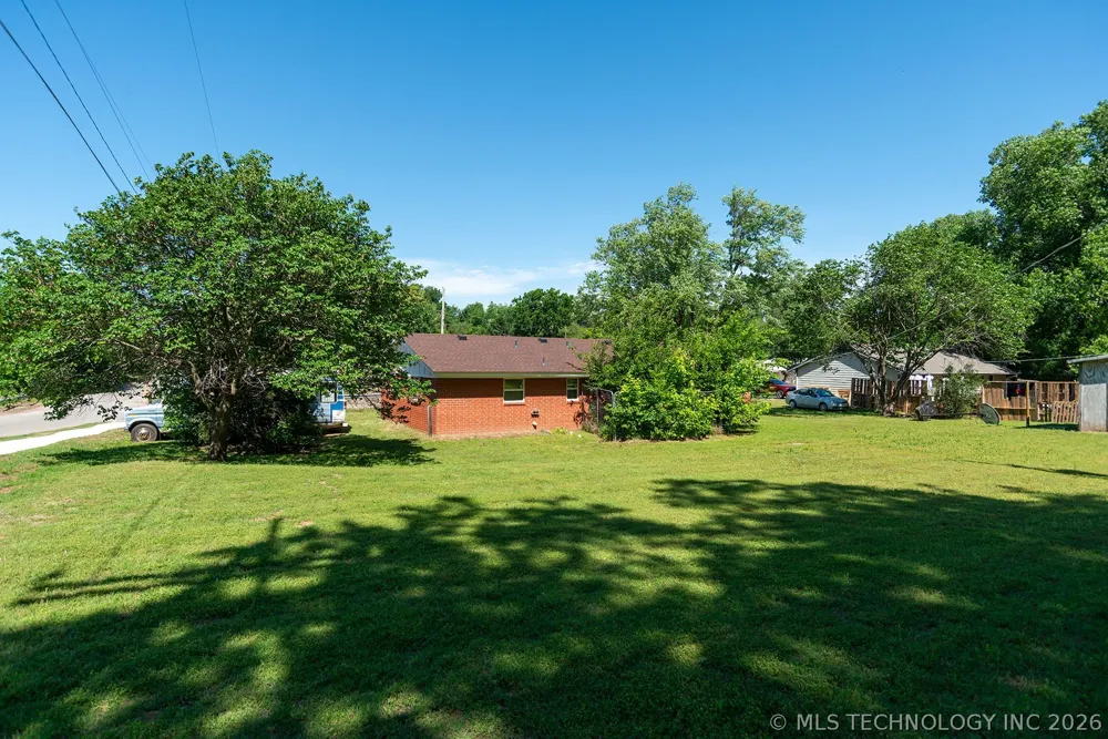 104 NE 7th Perkins, OK 74059