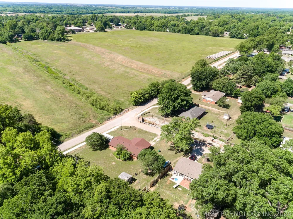 104 NE 7th Perkins, OK 74059
