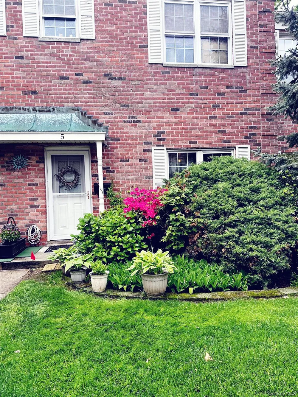 930 Merrick Rd #5 Baldwin, NY 11510