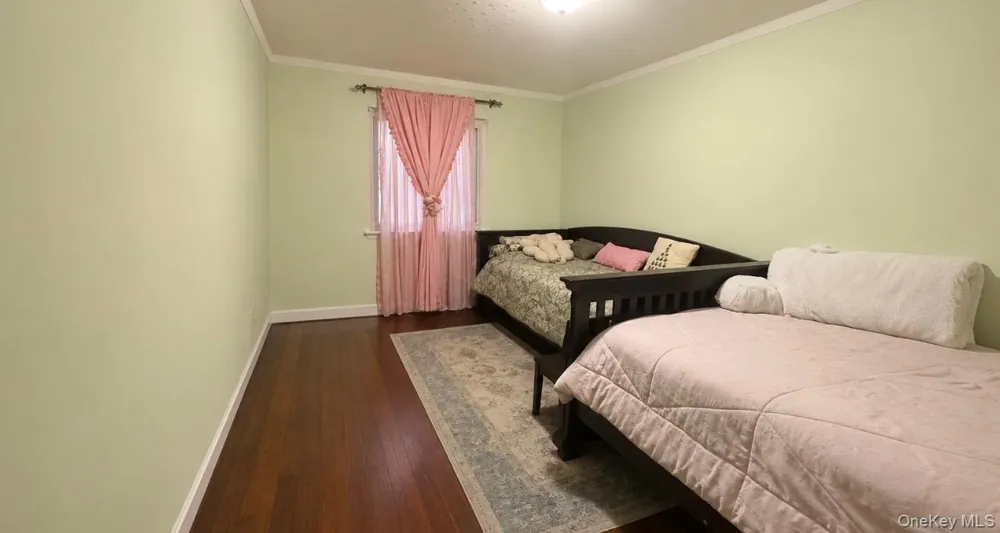 930 Merrick Rd #5 Baldwin, NY 11510