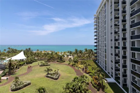 10275 Collins Ave #634