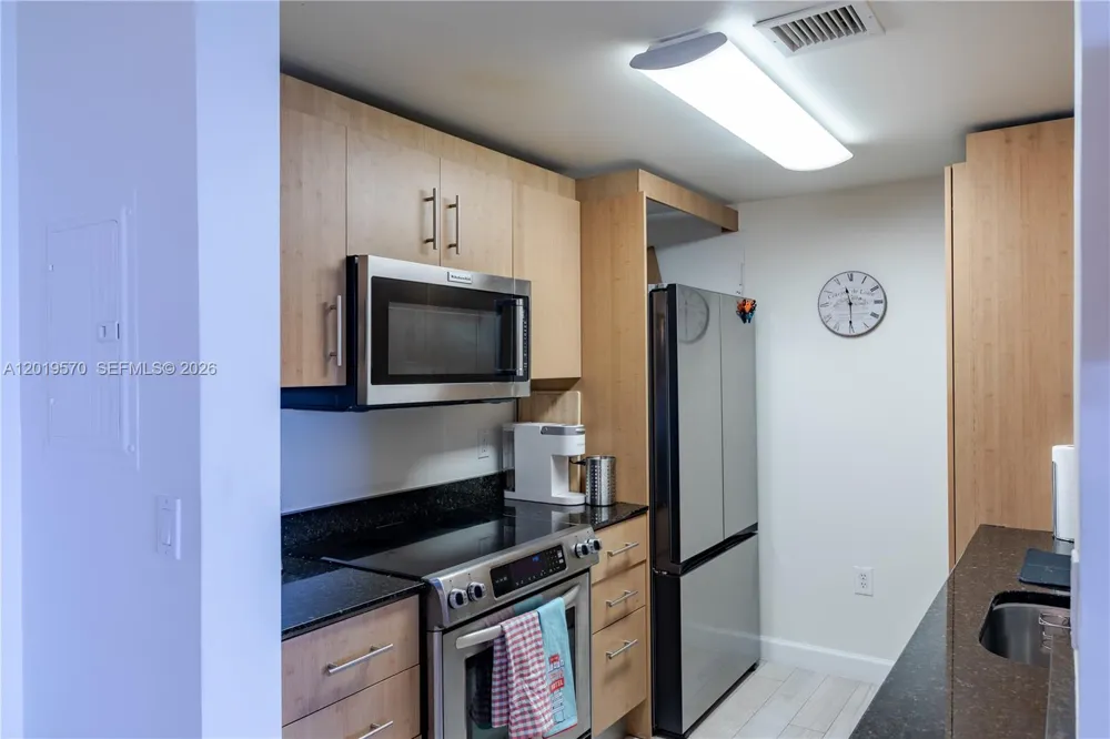 10275 Collins Ave #634 Bal Harbour, FL 33154