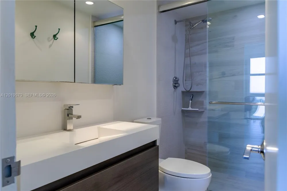 10275 Collins Ave #634 Bal Harbour, FL 33154