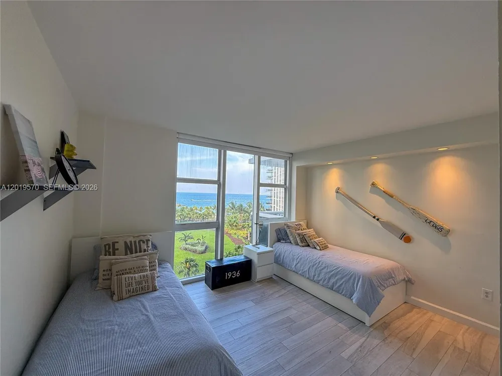 10275 Collins Ave #634 Bal Harbour, FL 33154