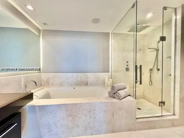 17121 Collins Ave #1003 Sunny Isles Beach, FL 33160