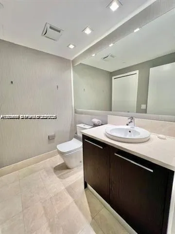 17121 Collins Ave #1003 Sunny Isles Beach, FL 33160