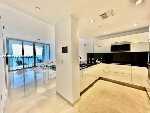 17121 Collins Ave #1003 Sunny Isles Beach, FL 33160