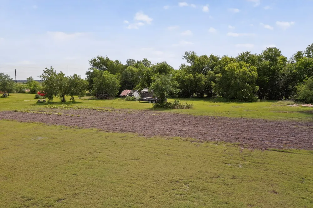 711 E Clark Street Bartlett, TX 76511