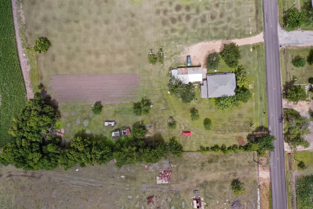 711 E Clark Street Bartlett, TX 76511