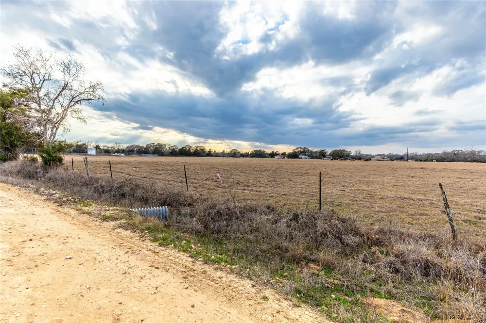 1 Wiese Road Bellville, TX 77418