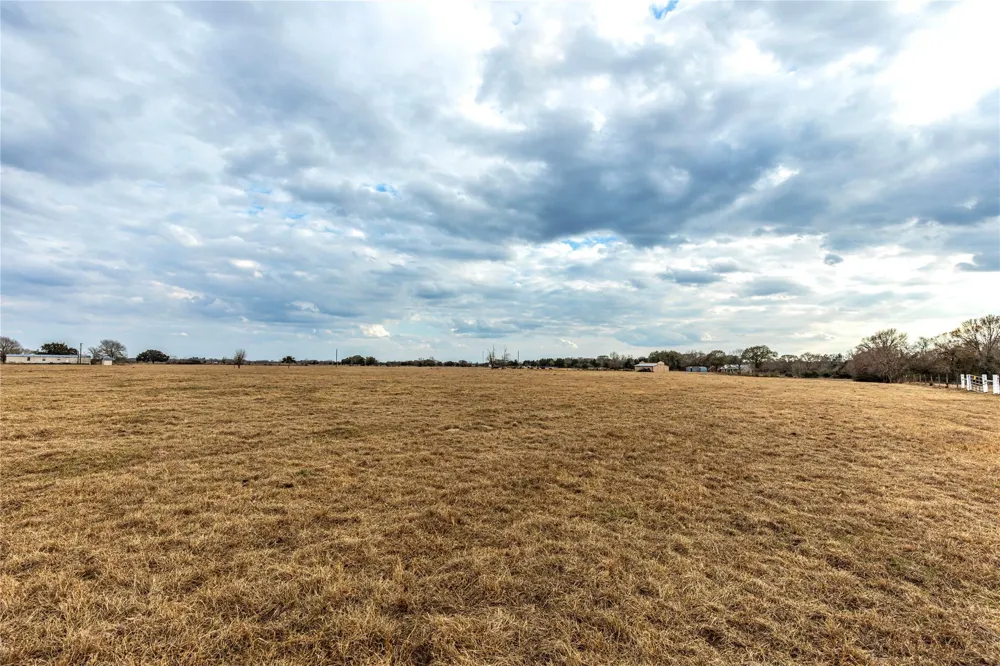 1 Wiese Road Bellville, TX 77418