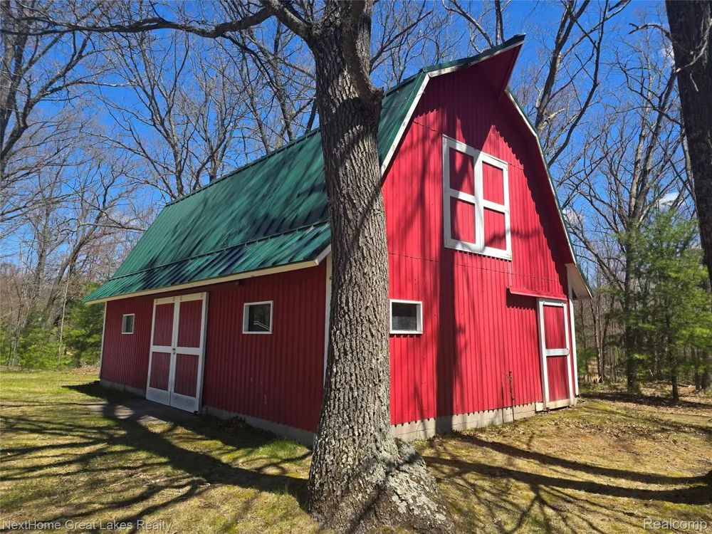 1378 National City Road Grant Township, MI 48748