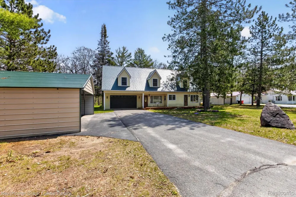 1378 National City Road Grant Township, MI 48748