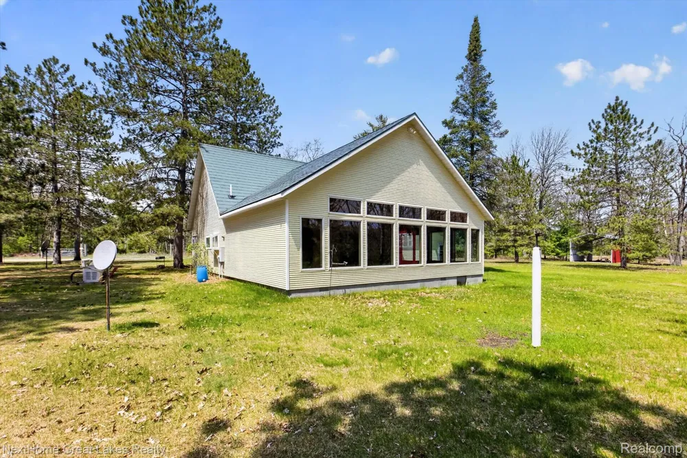 1378 National City Road Grant Township, MI 48748