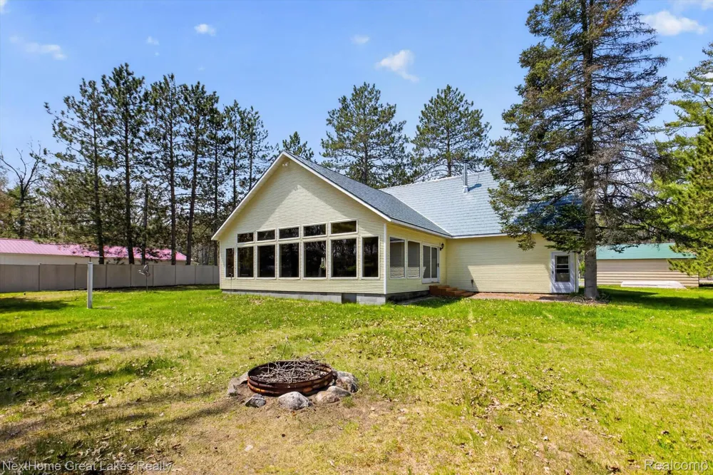 1378 National City Road Grant Township, MI 48748