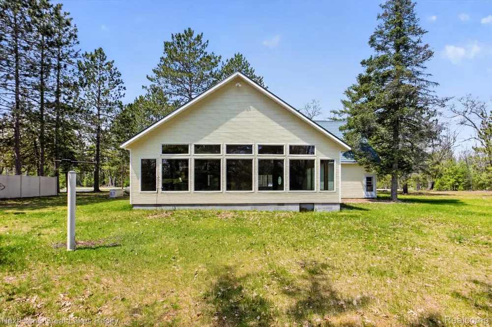 1378 National City Road Grant Township, MI 48748