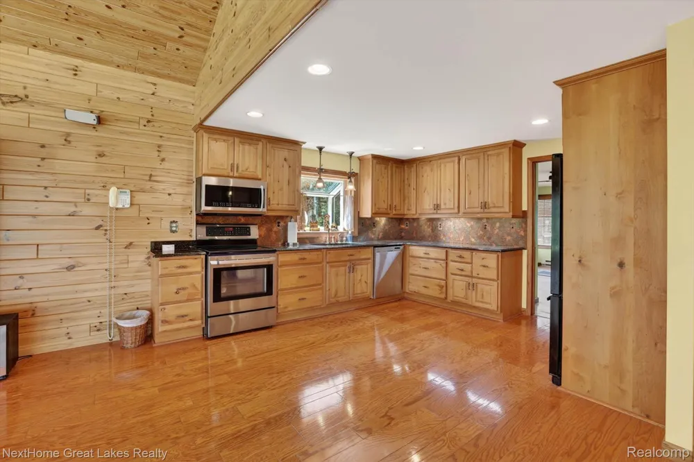 1378 National City Road Grant Township, MI 48748