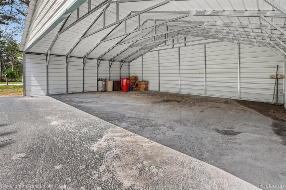 1378 National City Road Grant Township, MI 48748