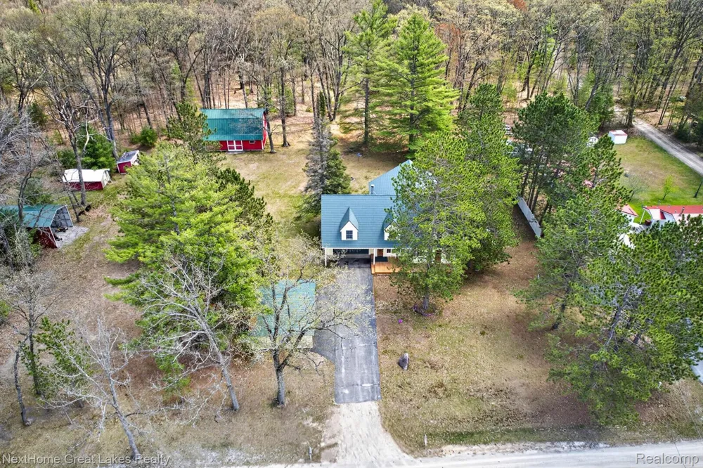 1378 National City Road Grant Township, MI 48748