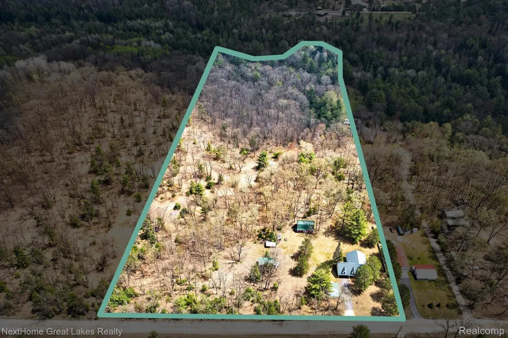 1378 National City Road Grant Township, MI 48748