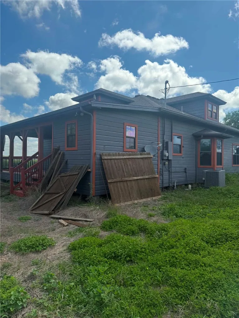 726 Avenue B Bishop, TX 78343