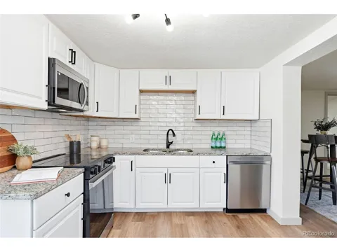 3130 W Longfellow Place