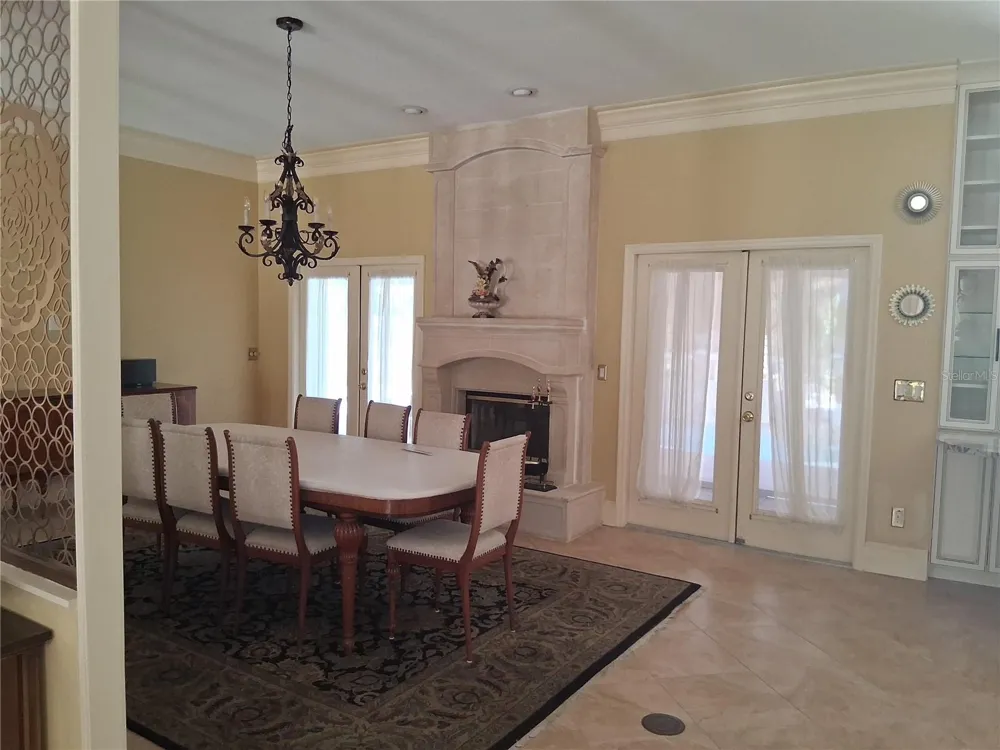915 OLD WELCOME ROAD Lithia, FL 33547