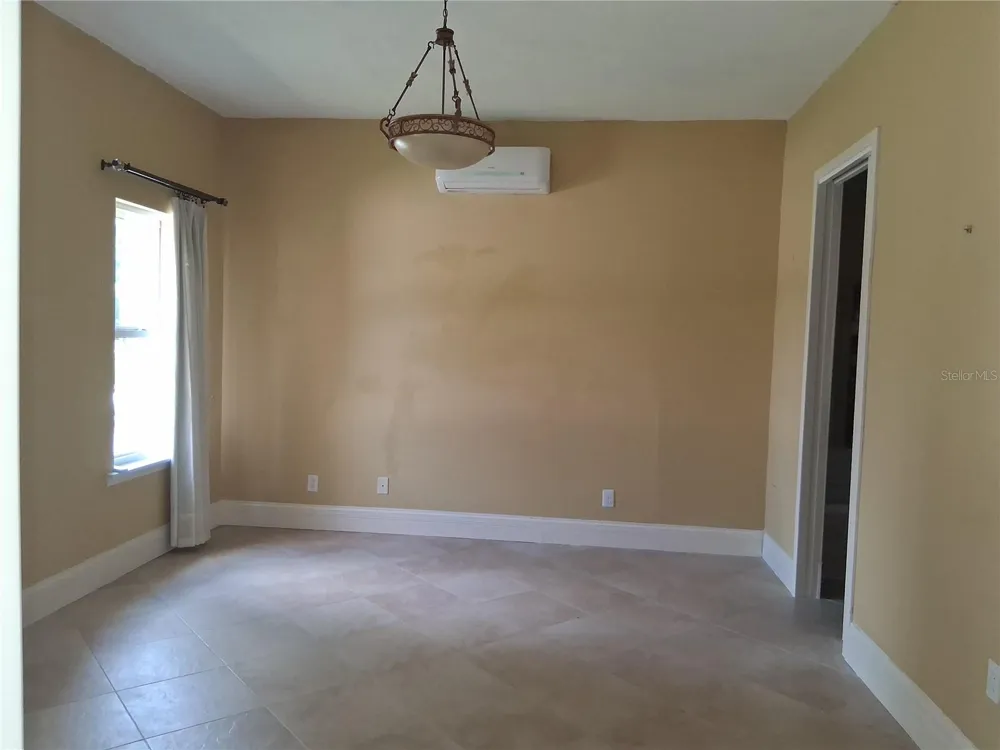 915 OLD WELCOME ROAD Lithia, FL 33547
