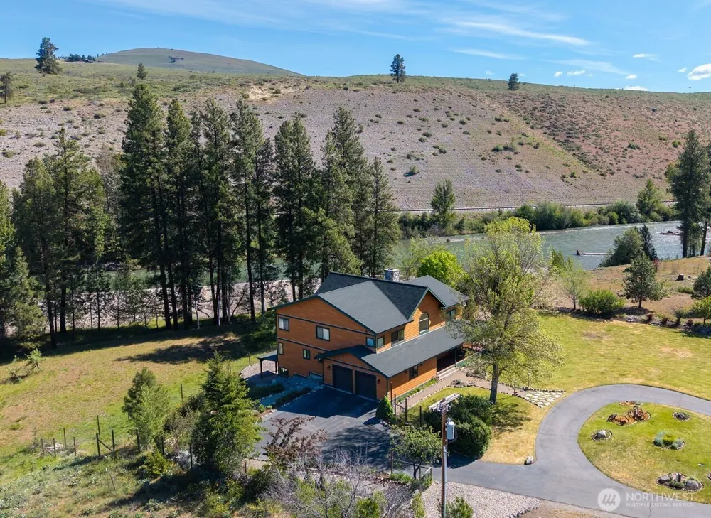 19 Mariposa Lane Winthrop, WA 98862