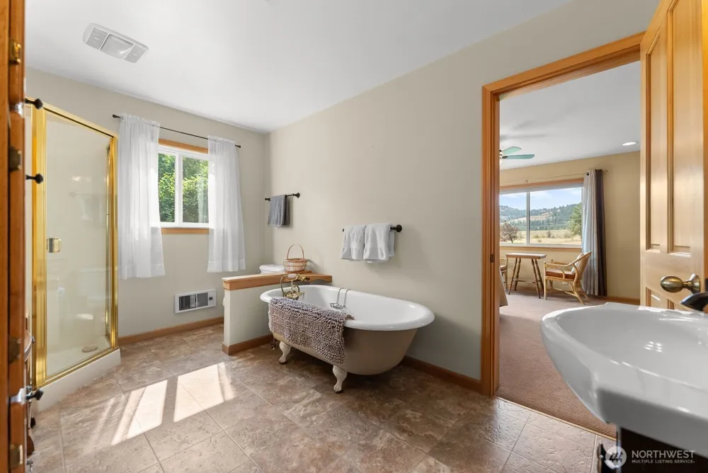 19 Mariposa Lane Winthrop, WA 98862