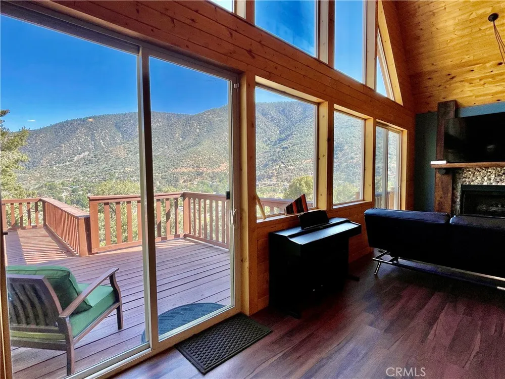 3821 North End Frazier Park, CA 93225
