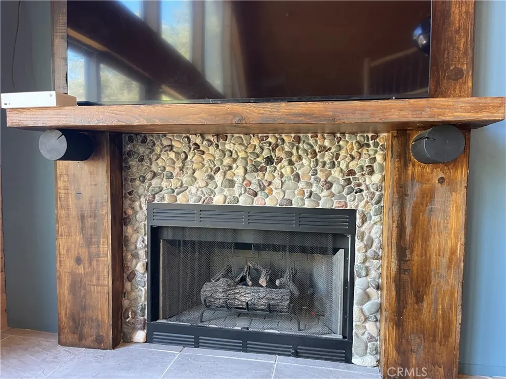3821 North End Frazier Park, CA 93225