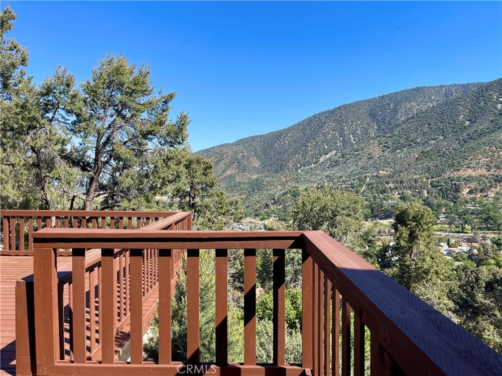 3821 North End Frazier Park, CA 93225