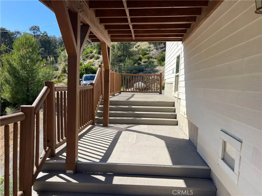 3821 North End Frazier Park, CA 93225