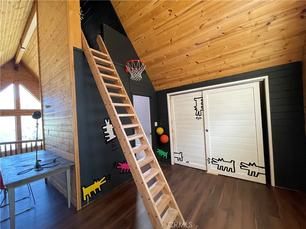 3821 North End Frazier Park, CA 93225