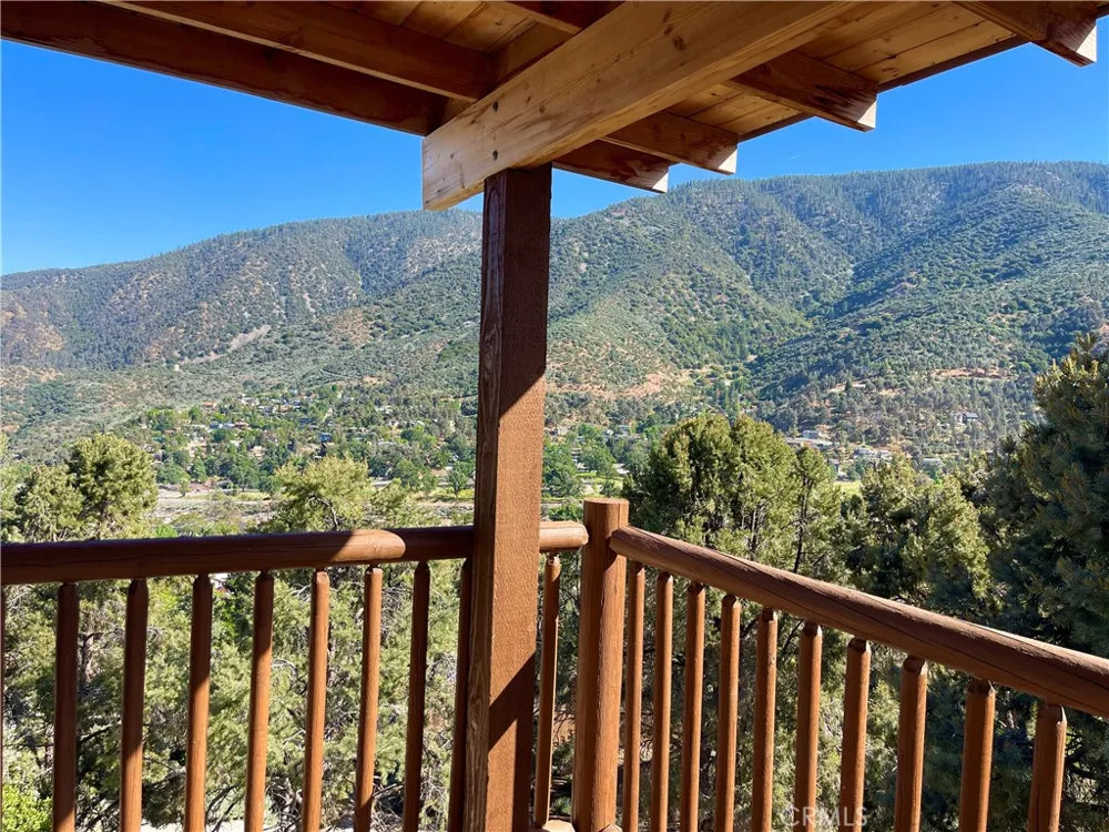 3821 North End Frazier Park, CA 93225