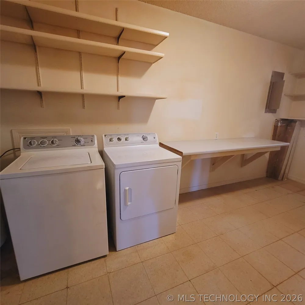 414250 E 1074 ROAD Checotah, OK 74426