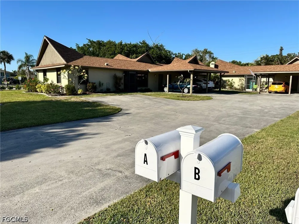 Island Circle #B Fort Myers, FL 33919