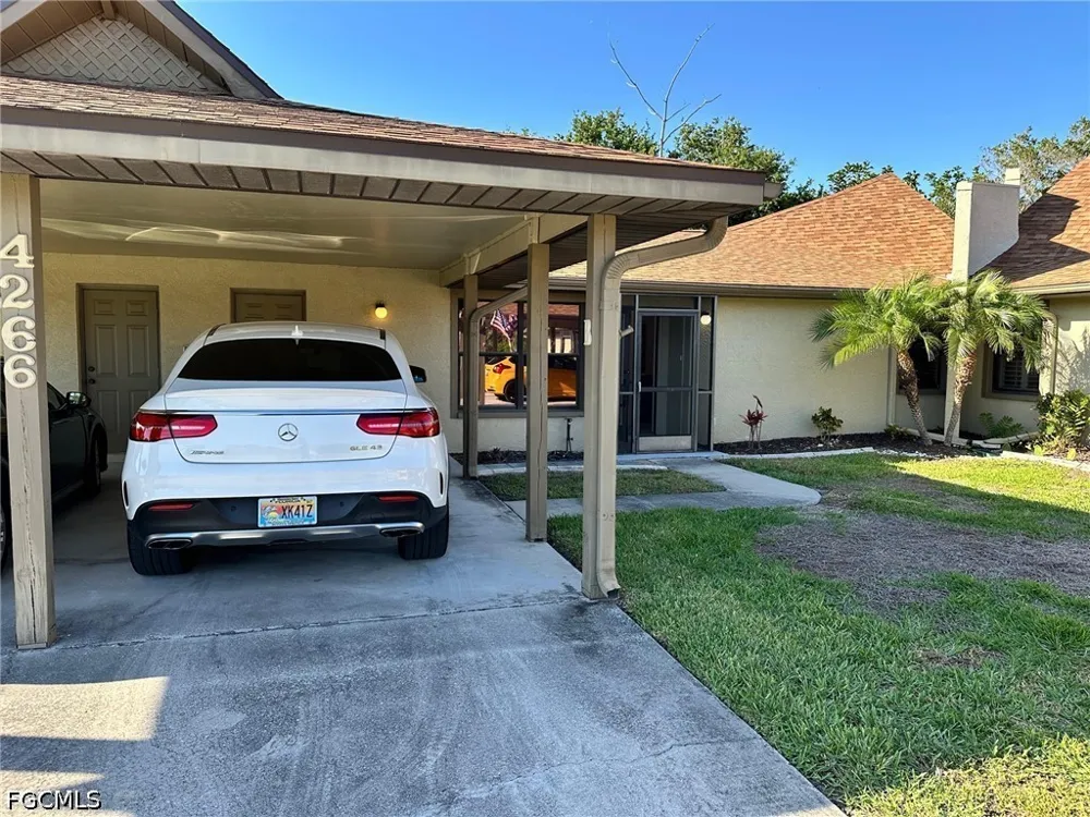 Island Circle #B Fort Myers, FL 33919