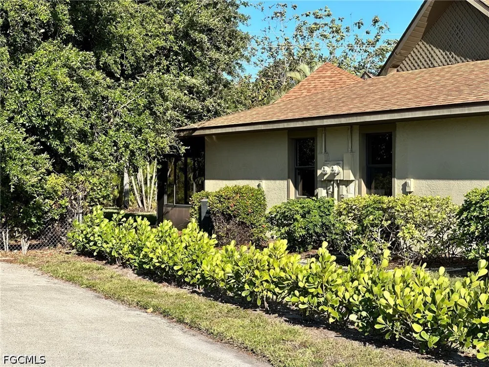 Island Circle #B Fort Myers, FL 33919