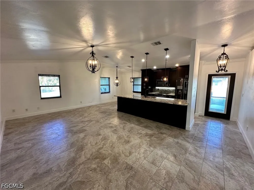 Island Circle #B Fort Myers, FL 33919