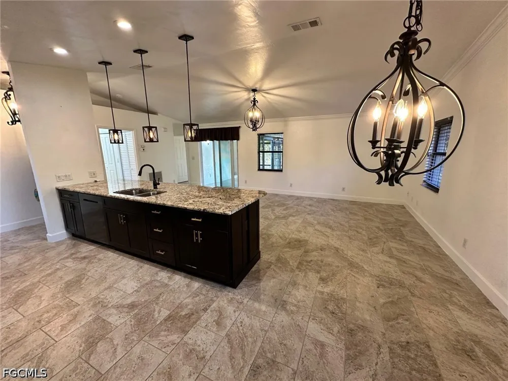 Island Circle #B Fort Myers, FL 33919