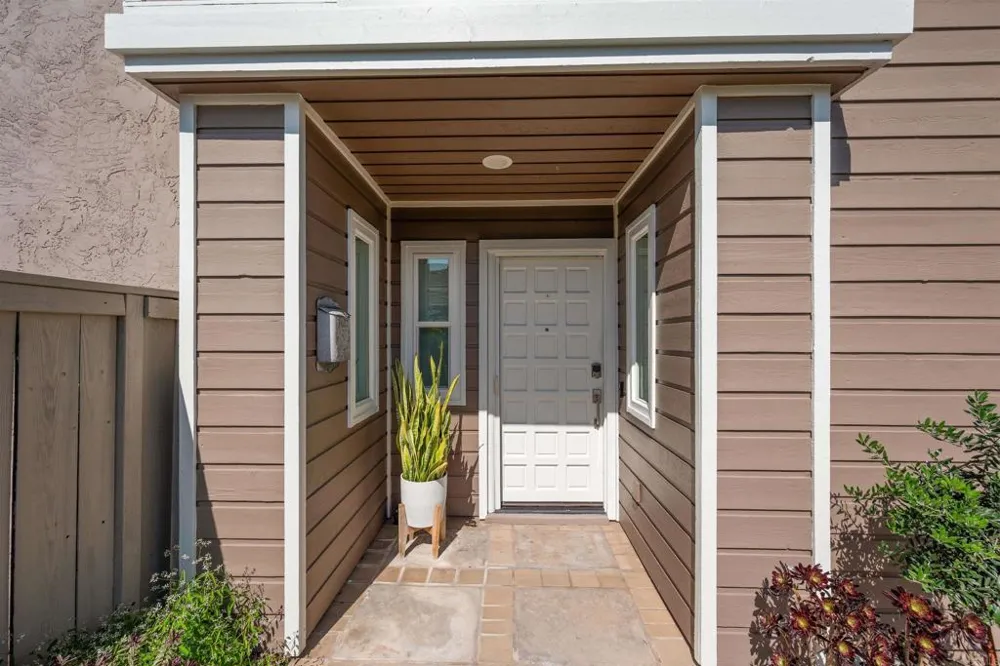 1036 Erin Drive El Cajon, CA 92020