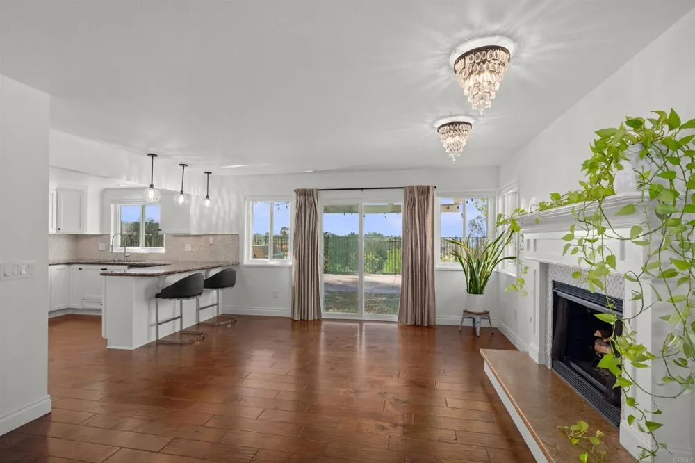 1036 Erin Drive El Cajon, CA 92020